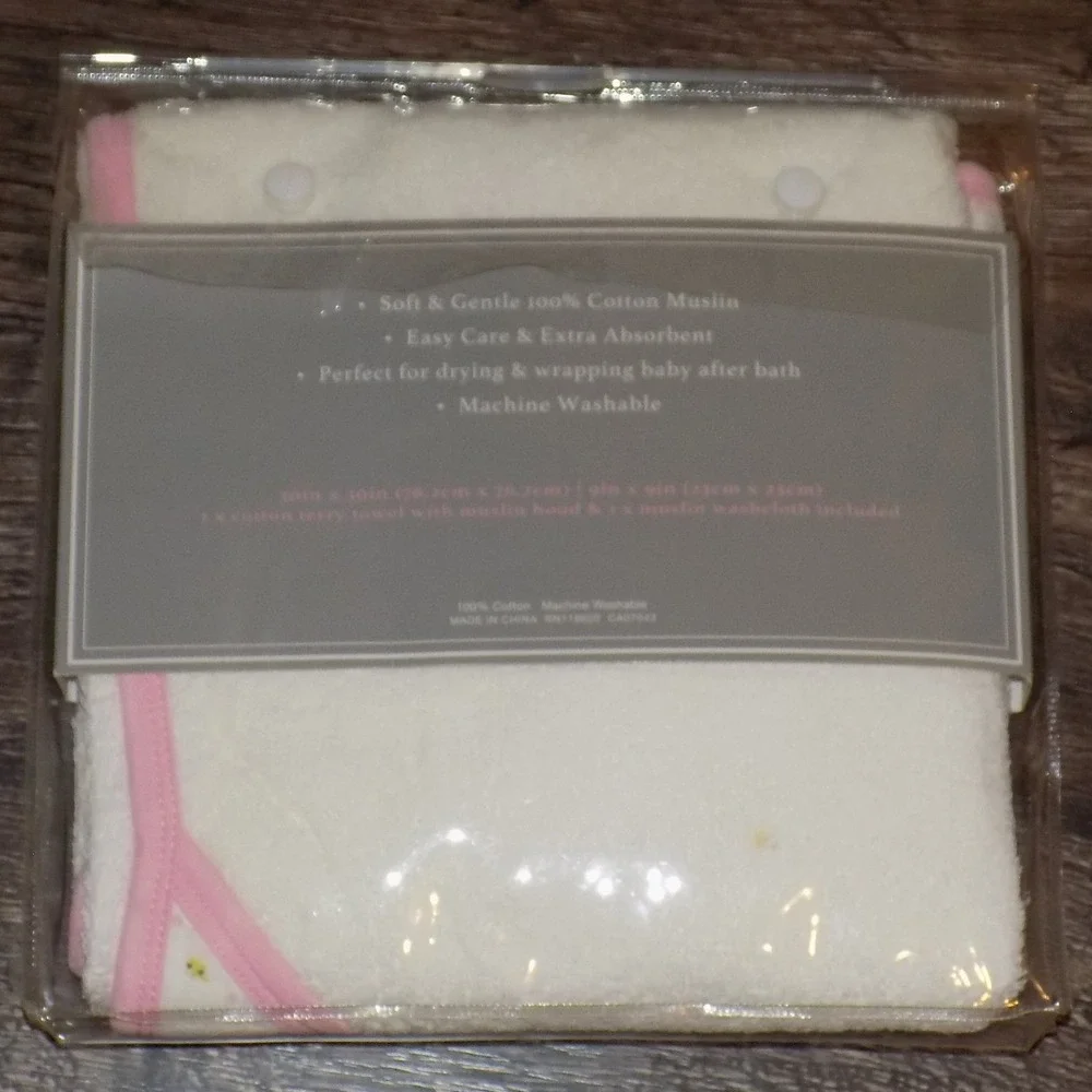 Nicole Miller Hooded Towel & Washcloth Set Baby OS Pink New I